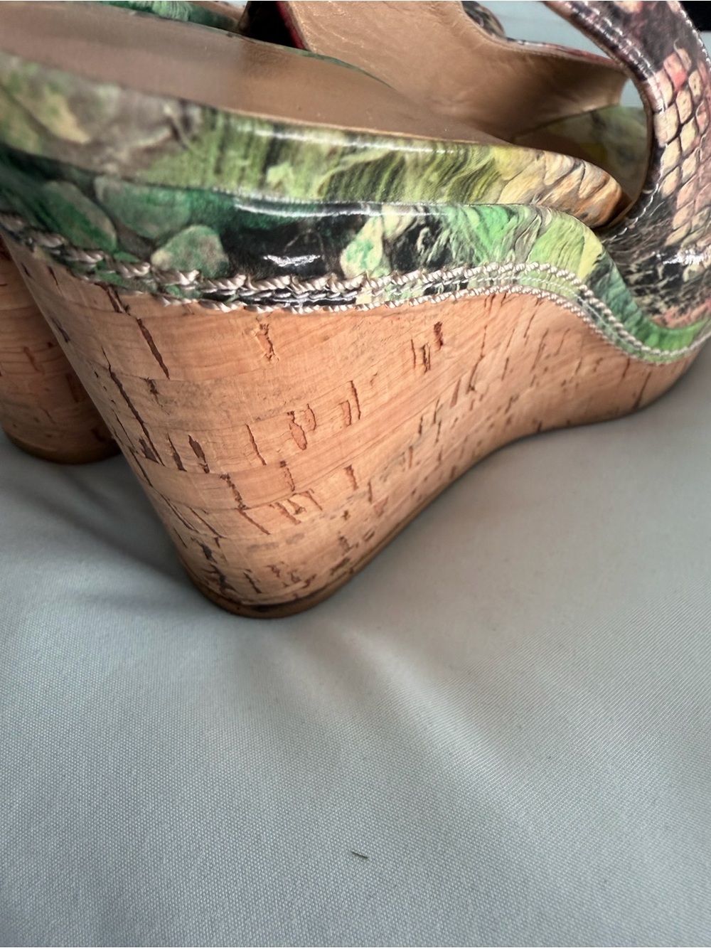 Stuart Weitzman Women's Embossed SnakeSkin Peep Toe Wedge Sandal - Picture 4 of 8